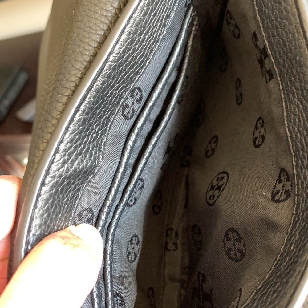 Tory Burch Thea clutch purse - Picture 8 of 8